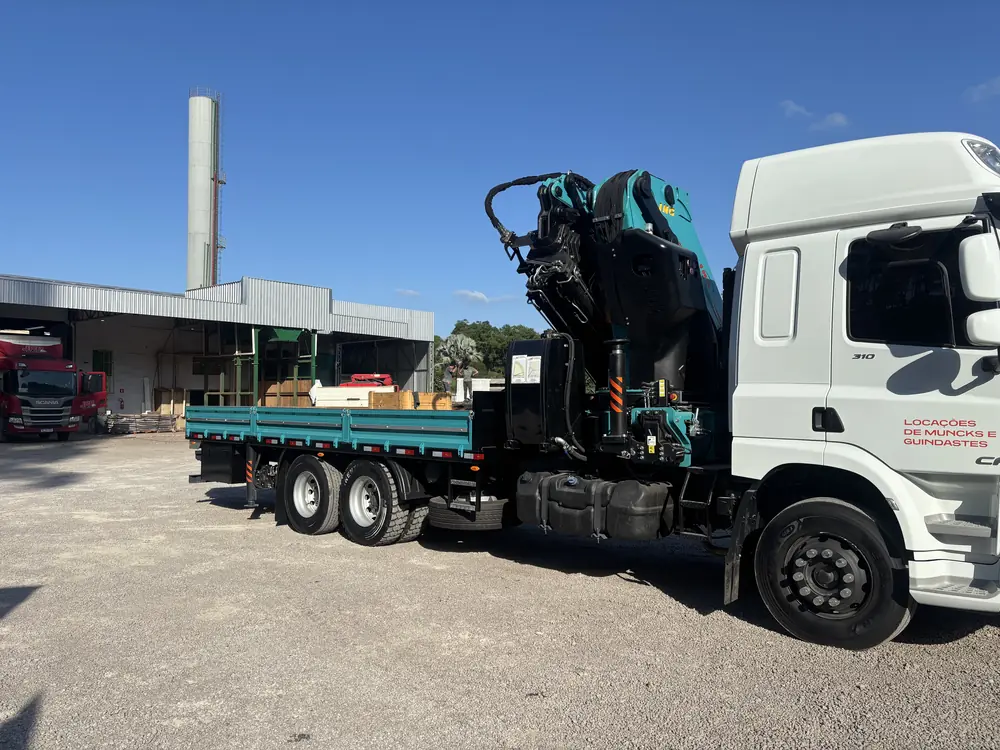 Implemento rodoviário metálico fabricado pela Saval (foto 2 de 5)